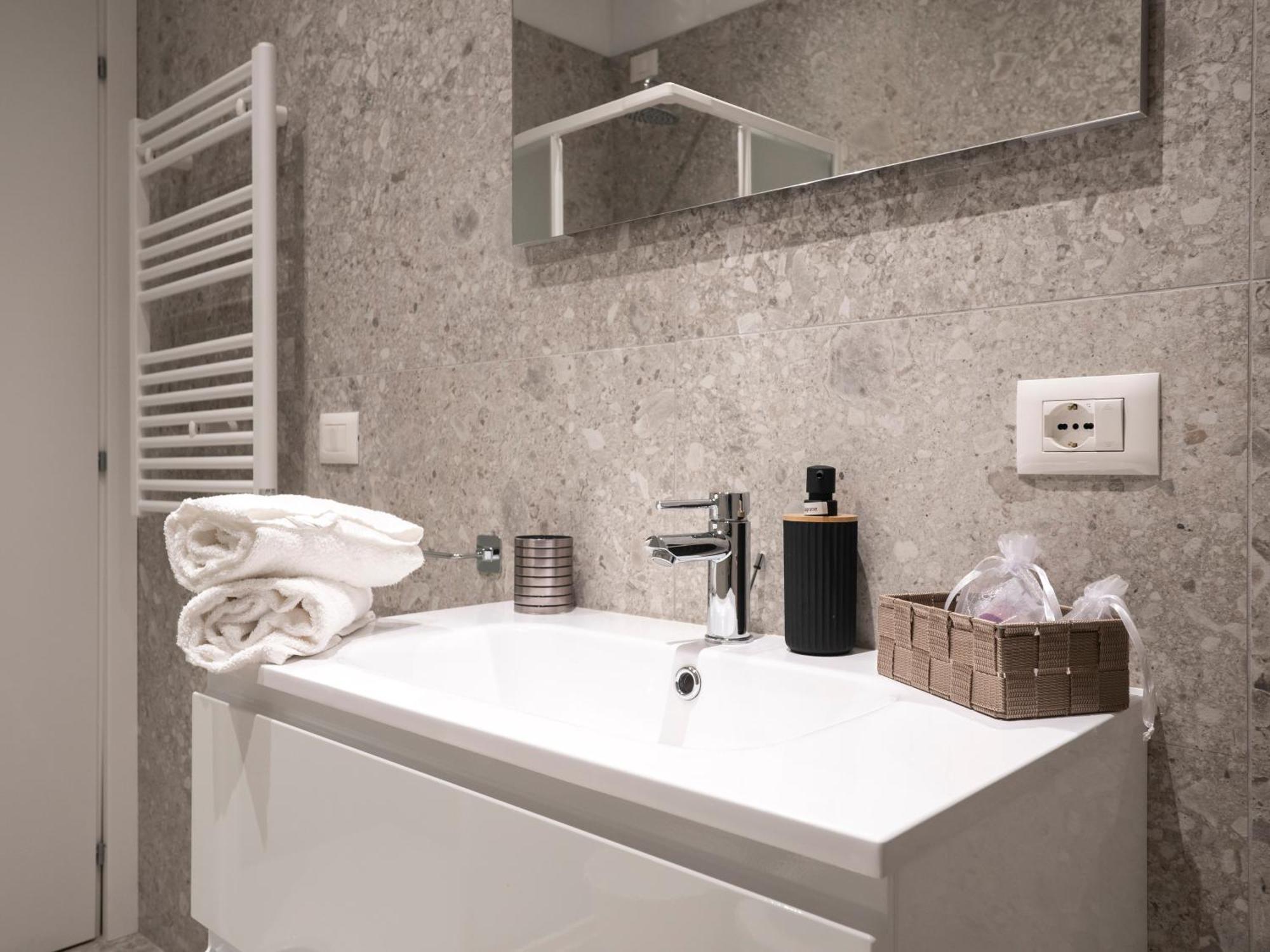 Zuara9Room Rímini Exterior foto